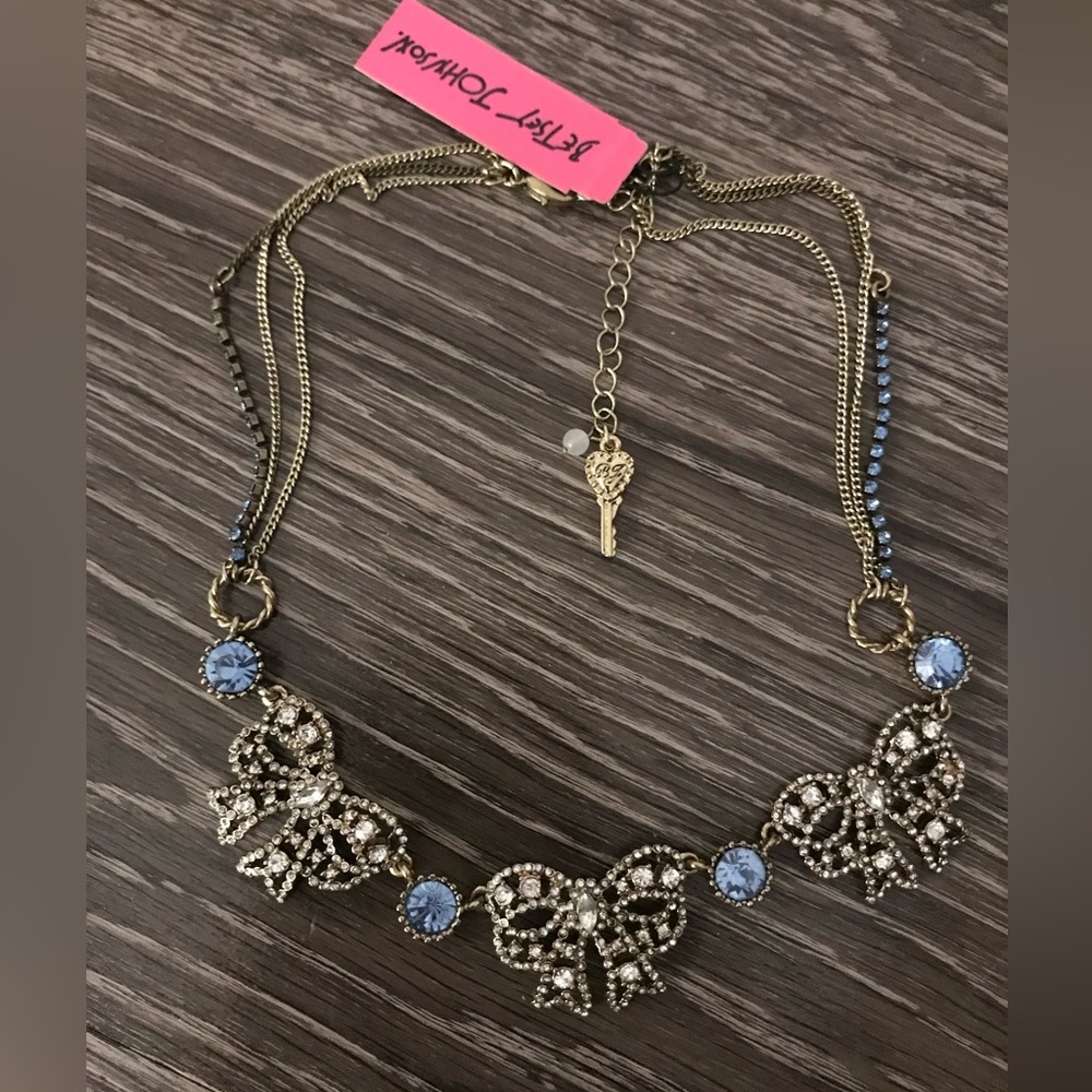 Betsy Johnson Nevklace
